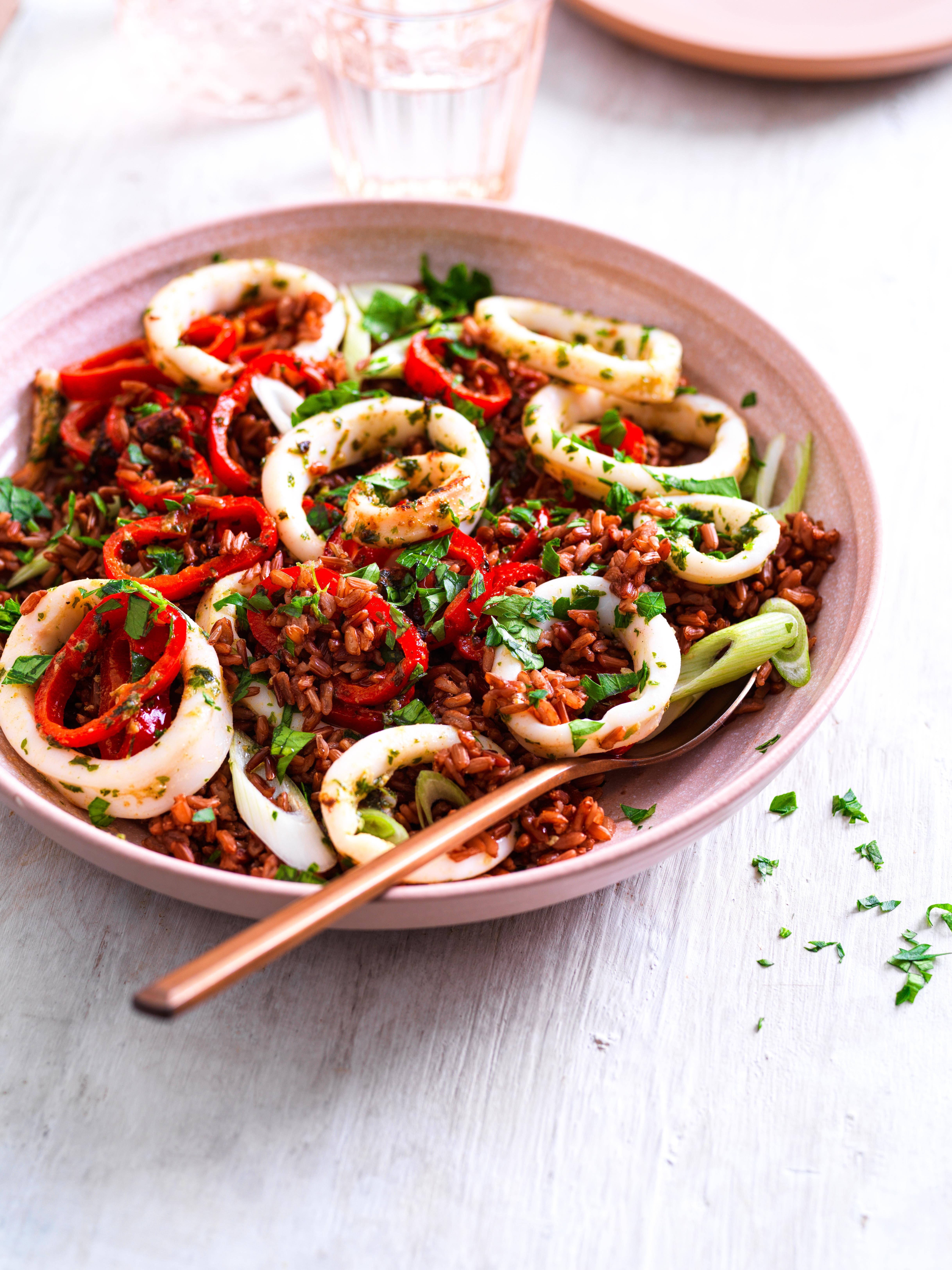 Lauwe roderijstsalade met puntpaprika en calamares